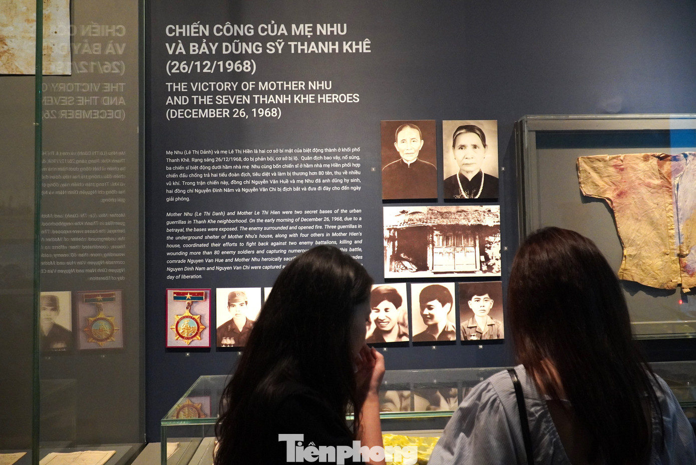 Góc trưng bày chiến công của Mẹ Nhu và bảy Dũng sĩ Thanh Khê thu hút các bạn trẻ. Tượng mẹ Nhu hiện đặt ở đường Điện Biên Phủ (quận Thanh Khê, Đà Nẵng). Uyên Như (học sinh lớp 5) chia sẻ rằng rất xúc động khi được nghe câu chuyện về mẹ, được xem hình ảnh căn nhà của mẹ. Góc trưng bày chiến công của Mẹ Nhu và bảy Dũng sĩ Thanh Khê thu hút các bạn trẻ. Tượng mẹ Nhu hiện đặt ở đường Điện Biên Phủ (quận Thanh Khê, Đà Nẵng). Uyên Như (học sinh lớp 5) chia sẻ rằng rất xúc động khi được nghe câu chuyện về mẹ, được xem hình ảnh căn nhà của mẹ.