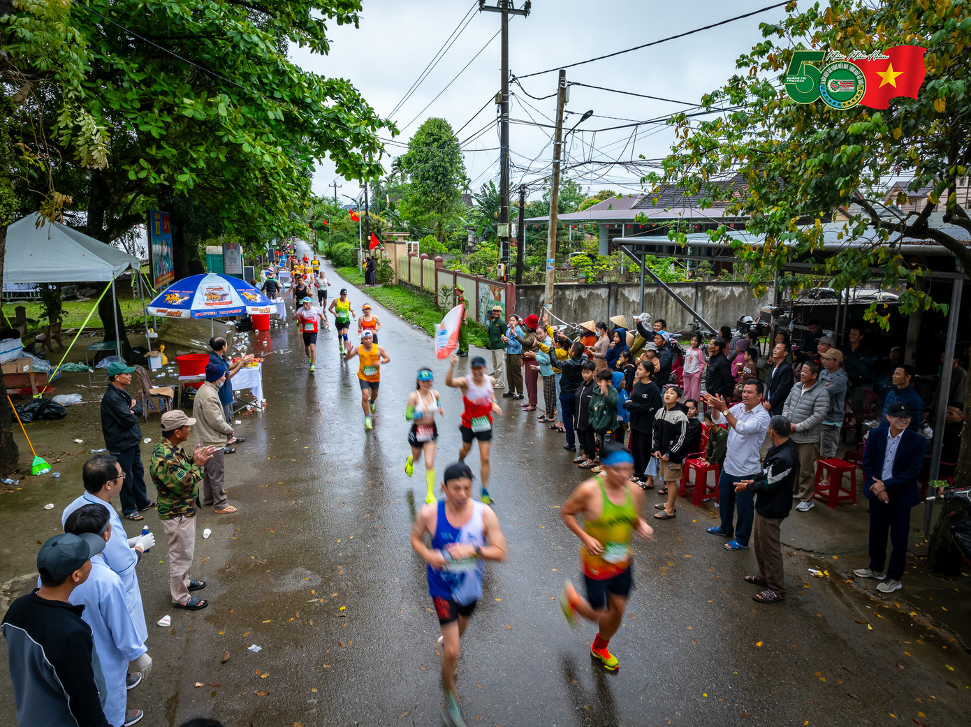 Người dân vùng đất lửa gây ấn tượng với các VĐV vì sự nhiệt tình, thân thiện.