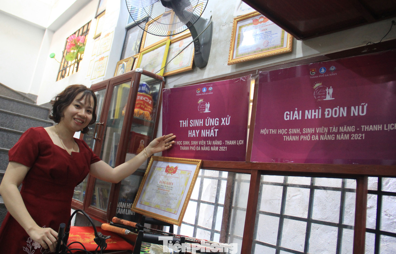 Tân hoa hậu cũng đã gặt hái đước nhiều giải trong cuộc thi sinh viên tài năng - thanh lịch. Tân hoa hậu cũng đã gặt hái đước nhiều giải trong cuộc thi sinh viên tài năng - thanh lịch.