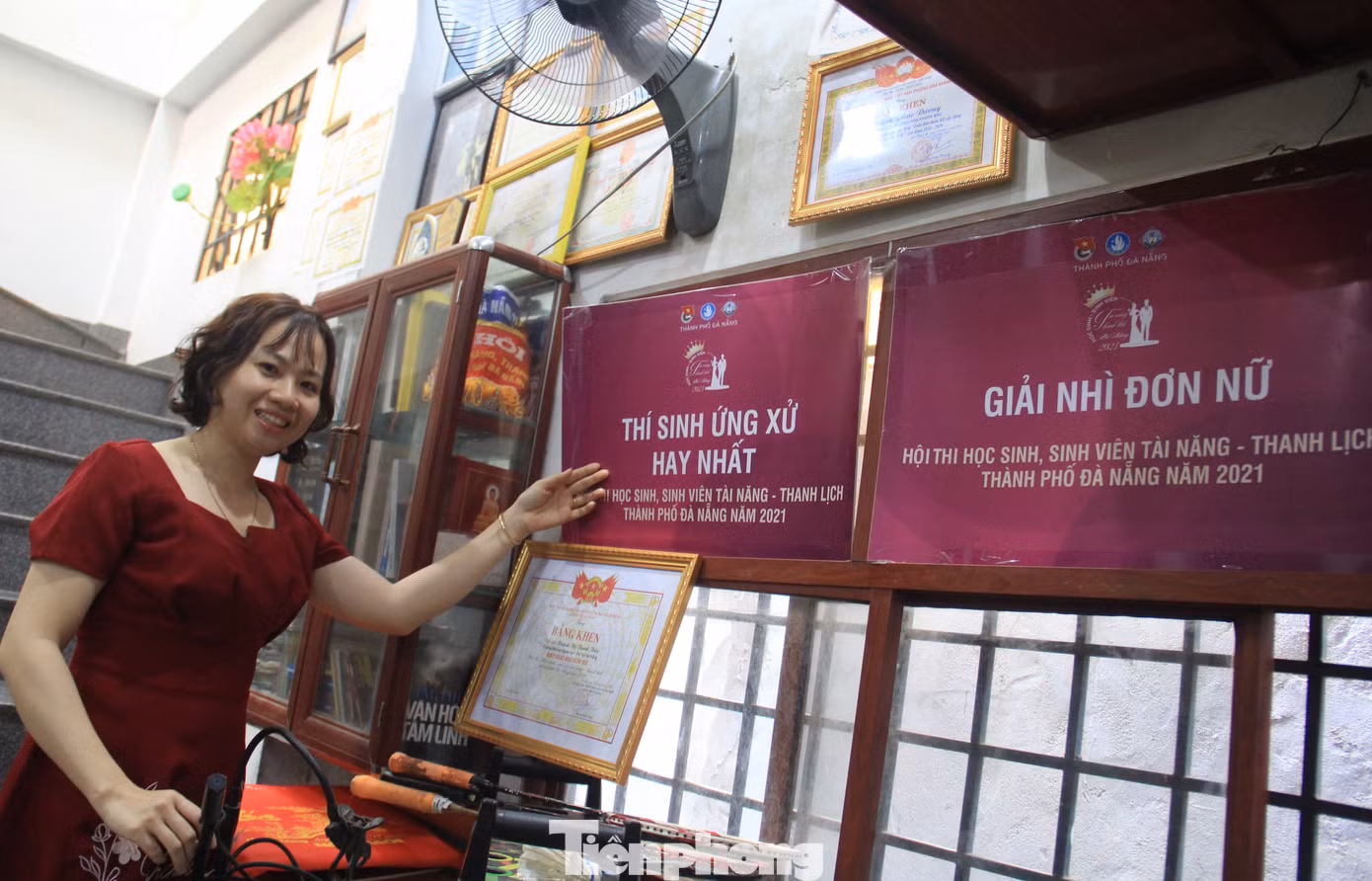 Tân hoa hậu cũng đã gặt hái đước nhiều giải trong cuộc thi sinh viên tài năng - thanh lịch. Tân hoa hậu cũng đã gặt hái đước nhiều giải trong cuộc thi sinh viên tài năng - thanh lịch.