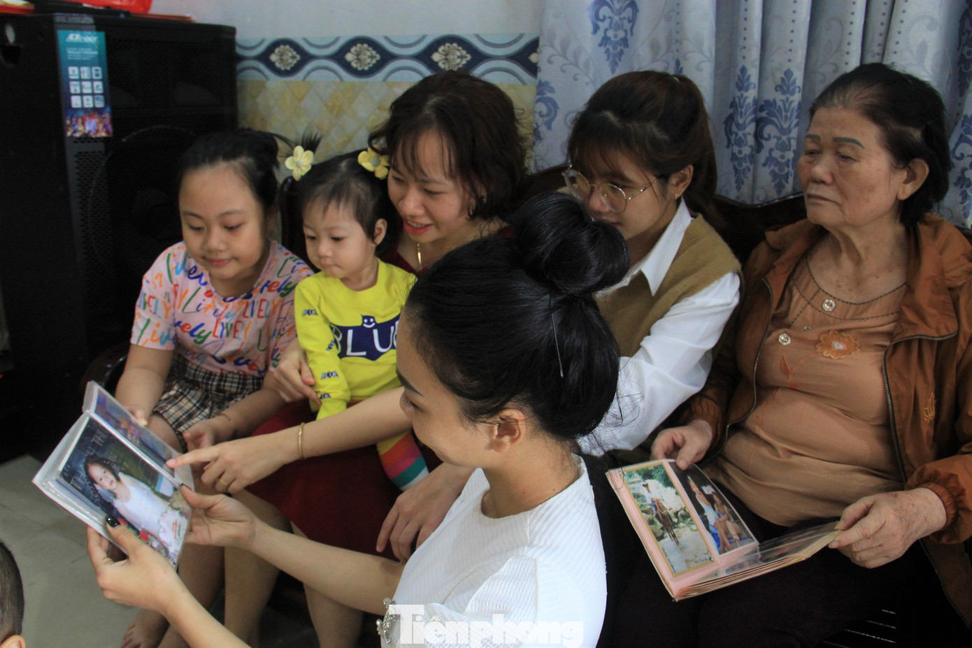 Cùng nhau ngắm lại hành trình lớn lên của tân hoa hậu. Cùng nhau ngắm lại hành trình lớn lên của tân hoa hậu.