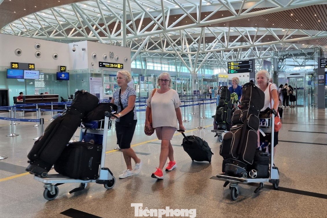 Du khách quốc tế đến Đà Nẵng. Ảnh: Thanh Hiền. Du khách quốc tế đến Đà Nẵng. Ảnh: Thanh Hiền.