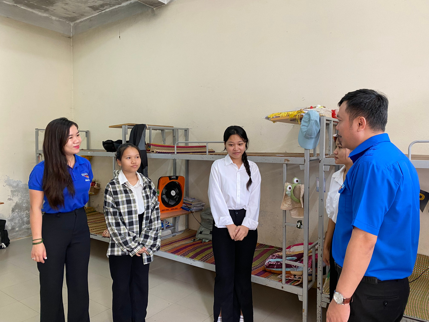 Thành đoàn- Hội Sinh viên TP Đà Nẵng đã đến động viên các em trước ngày thi. Thành đoàn- Hội Sinh viên TP Đà Nẵng đã đến động viên các em trước ngày thi.