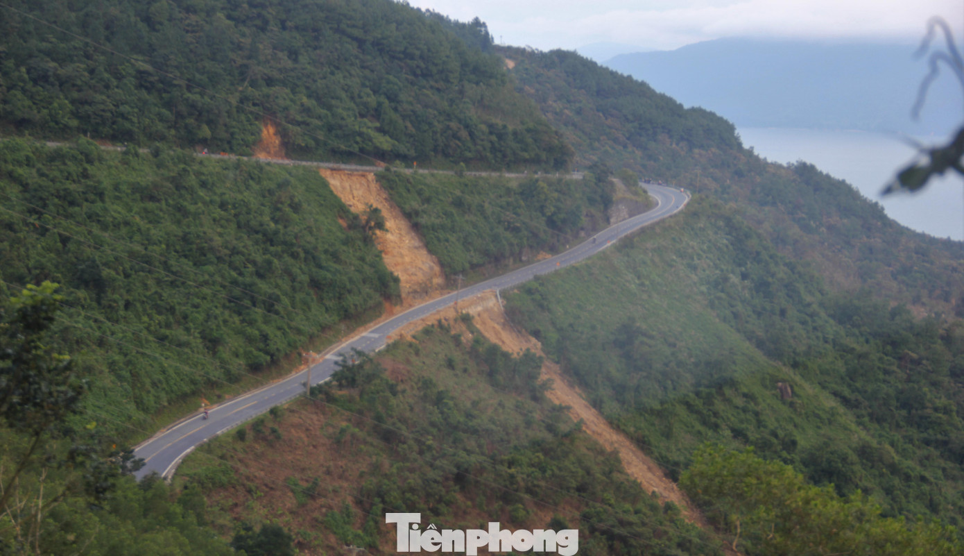 Riêng với đường đèo Hải Vân, nếu mưa to có khả năng xảy ra sạt lở đất. Nhất là với những vị trí sạt lở từ trận mưa trước chưa được khắc phục xong.