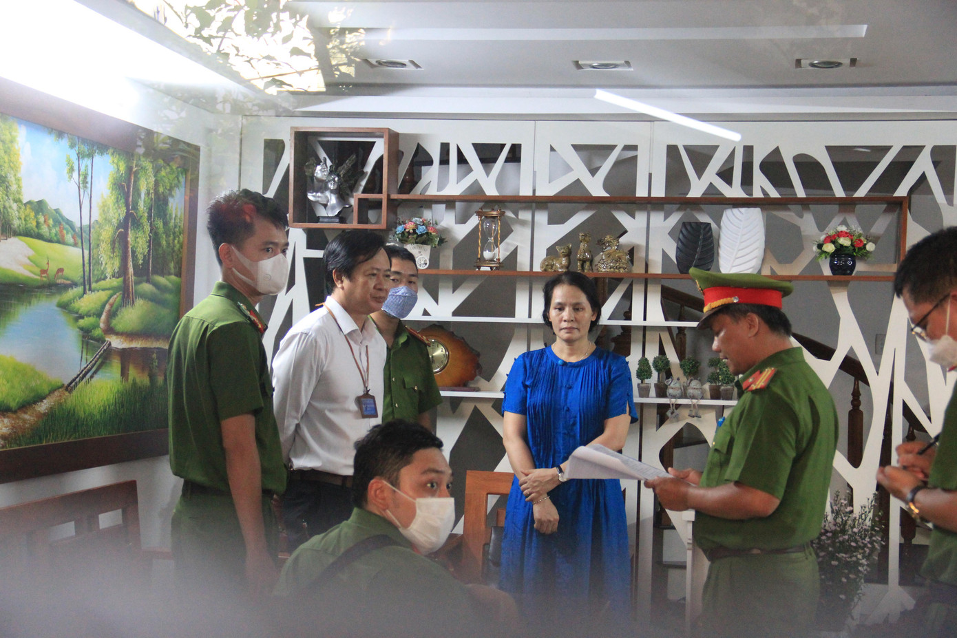 Công an Đà Nẵng đọc lệnh bắt ông Tôn Thất Thạnh chiều 20/6. Công an Đà Nẵng đọc lệnh bắt ông Tôn Thất Thạnh chiều 20/6.