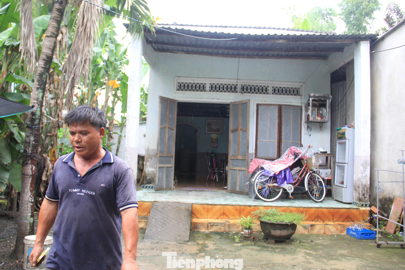 Phải di dời là những hộ dân sống trong nhà xập xệ, cũ kỹ.