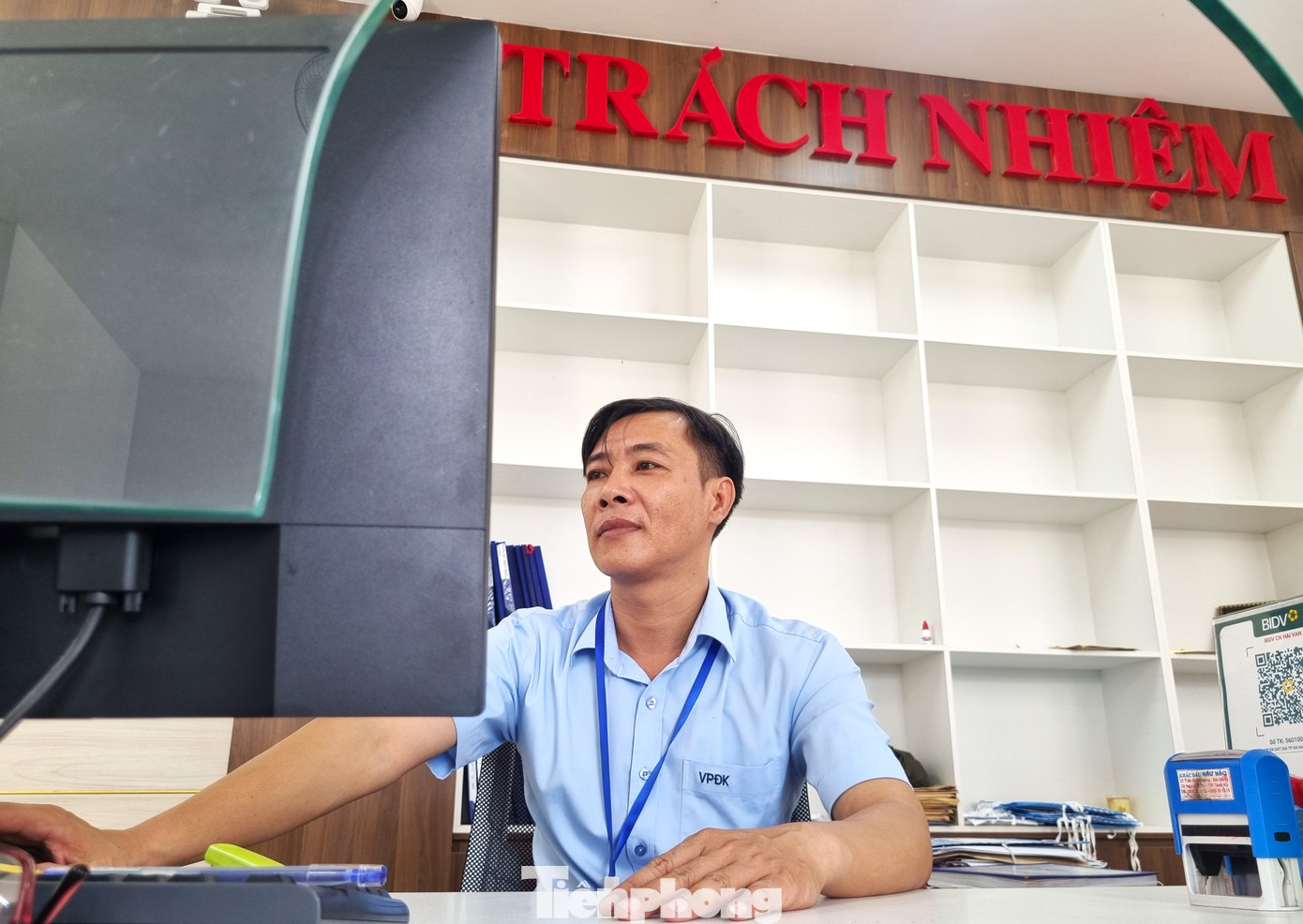 Còn phút nào làm việc ở cấp huyện thì phút đó làm hết trách nhiệm, khả năng của mình. Anh Thịnh mong muốn khi thực hiện chính quyền địa phương hai cấp, mọi thủ tục sẽ được giải quyết nhanh chóng hơn, thuận tiện hơn để người dân tiết kiệm thời gian, công sức.