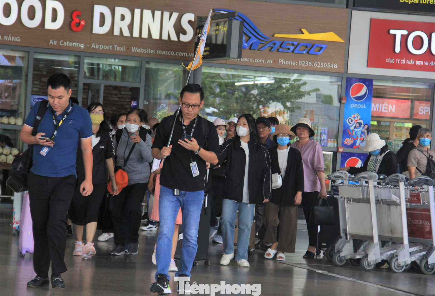 Theo Trung tâm Điều hành sân bay Đà Nẵng, từ 31/8-4/9 có hơn 600 chuyến bay đến Đà Nẵng, tăng 12% so với năm ngoái. Trung bình mỗi ngày hơn 100 chuyến, phần lớn là chuyến bay quốc nội.