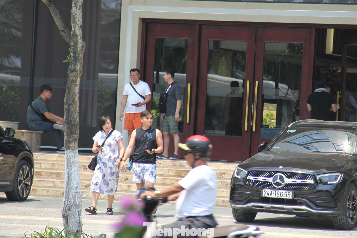 Sở Du lịch Đà Nẵng cho hay, dịp lễ này thành phố dự kiến đón khoảng 340.000 khách, tăng 5% so với năm ngoái. Trong đó khách quốc tế tăng gần 5%. Ông Nguyễn Đức Quỳnh - Chủ tịch Hội khách sạn Đà Nẵng - cho hay công suất phòng các khách sạn ven biển dịp lễ này từ 75-85%, giá phòng tăng khoảng 15% so với thường ngày.