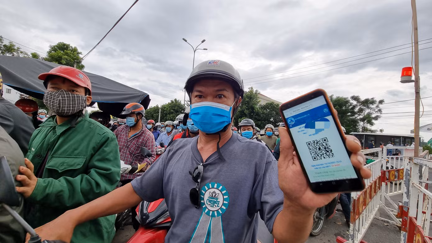 Những người khai báo đầy đủ, có giấy tờ tùy thân sẽ được vào thành phố Đà Nẵng.