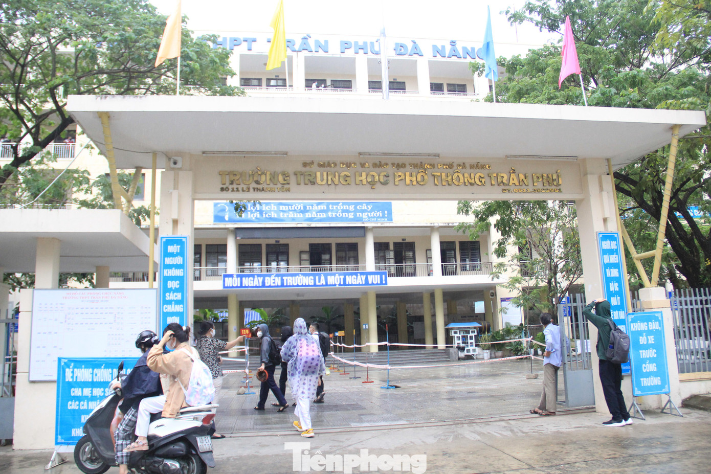 Giáo viên nhiễm COVID-19 dạy bộ môn tiếng Anh tại trường THPT Trần Phú (quận Hải Châu).