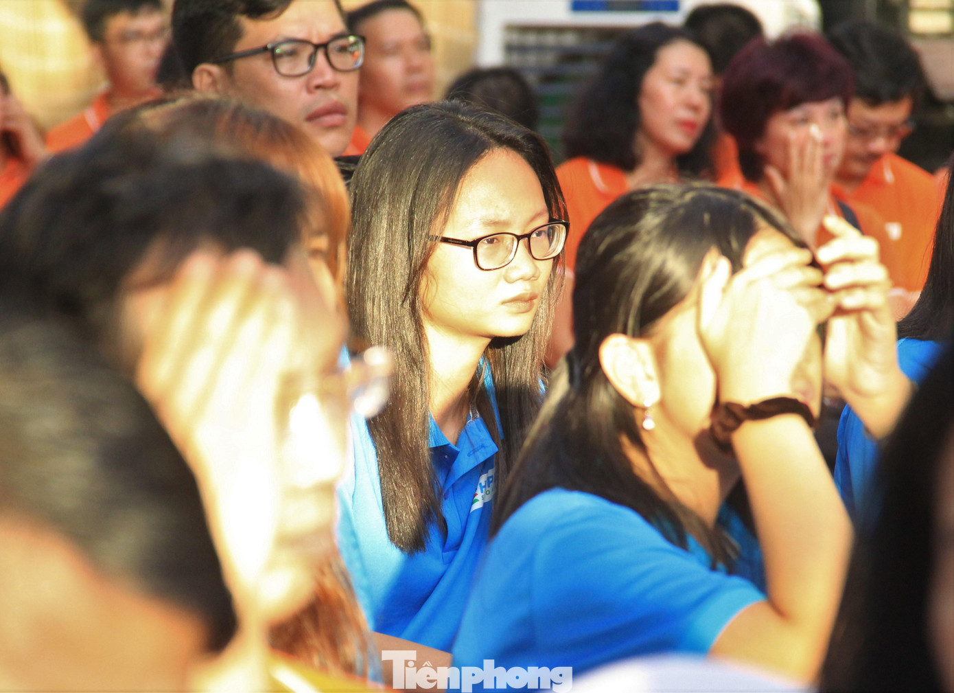 Khi được hỏi về điều ước lúc này, nhiều em bảo chỉ muốn được gọi “Mẹ ơi!” và có tiếng đáp lại “Mẹ đây!”. Hay đơn giản chỉ là được ôm ba, ngửi “mùi của ba một cái". Những tổn thương đó lấy đi nước mắt của bao người.