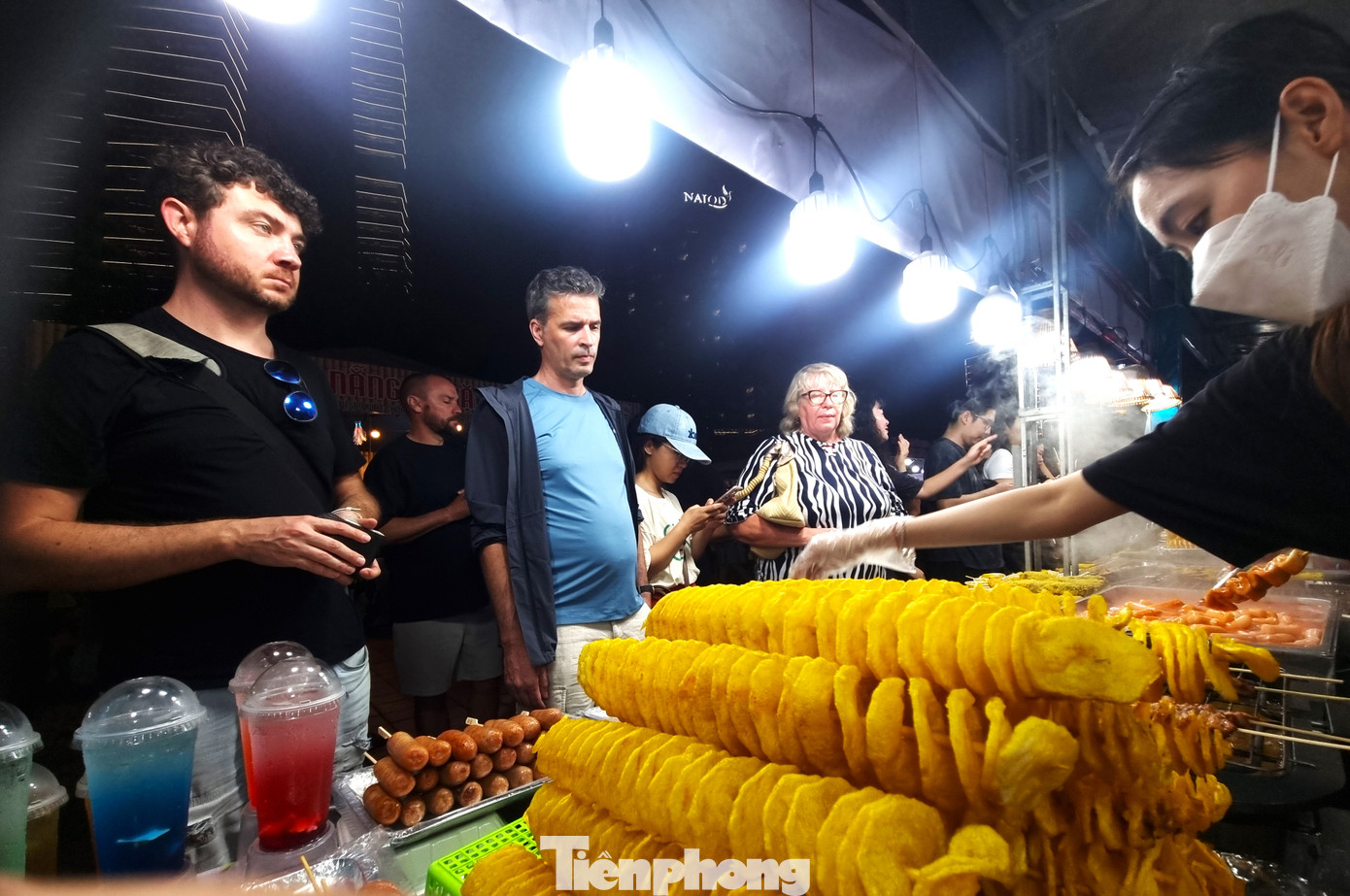 Bà Trương Thị Hồng Hạnh - Giám đốc Sở Du lịch Đà Nẵng - nhìn nhận, lễ hội Đà Nẵng Food Tour góp phần quảng bá và phát triển Đà Nẵng là điểm du lịch ẩm thực đặc sắc trên bản đồ du lịch thế giới, tạo ra sản phẩm du lịch mới thu hút và phục vụ du khách.