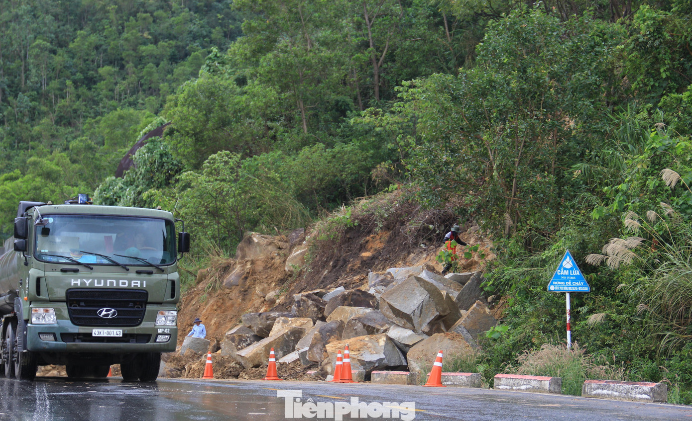 Khối lượng công việc quá lớn nên đến nay hơn 1 tháng, việc khắc phục vẫn chưa xong.