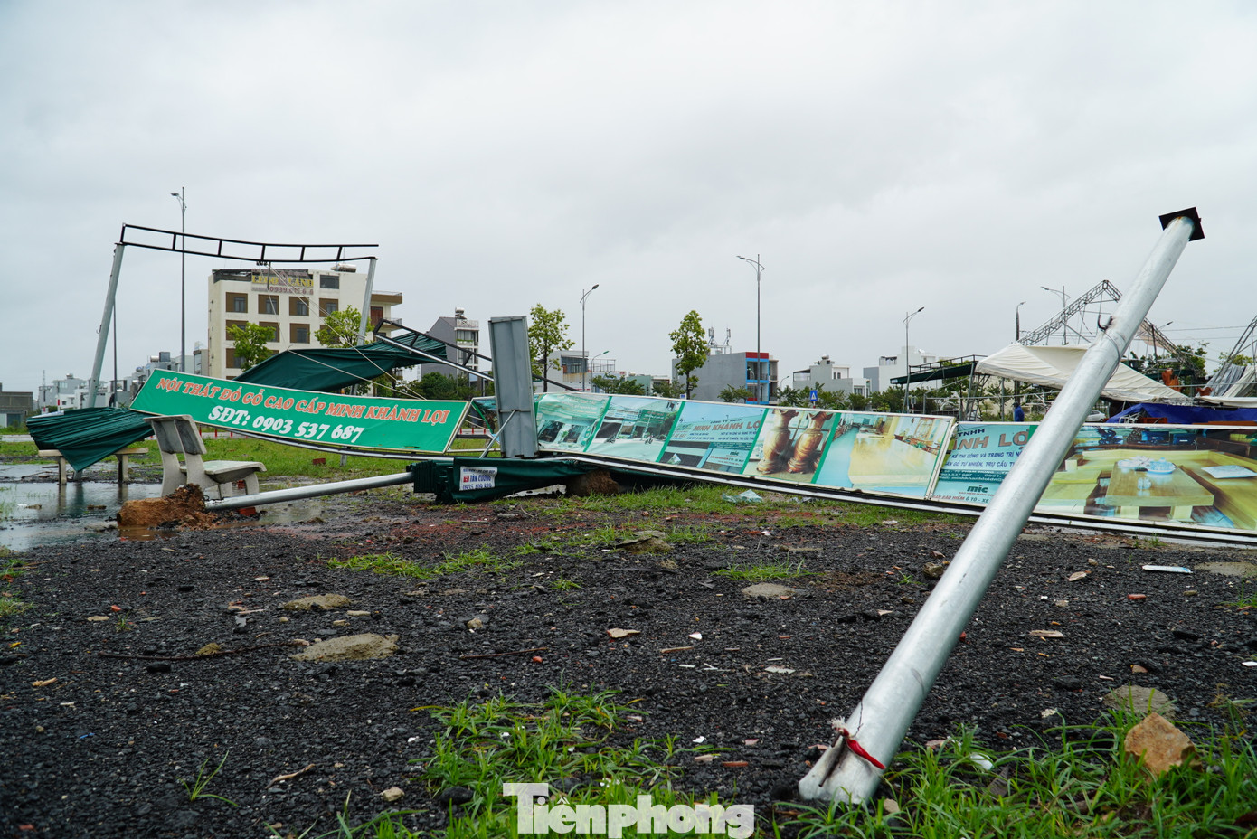 Từ 4h sáng, gió bắt đầu mạnh lên. Những khu vực trống, gần biển cảm nhận rõ nhất. Từ 4h sáng, gió bắt đầu mạnh lên. Những khu vực trống, gần biển cảm nhận rõ nhất.