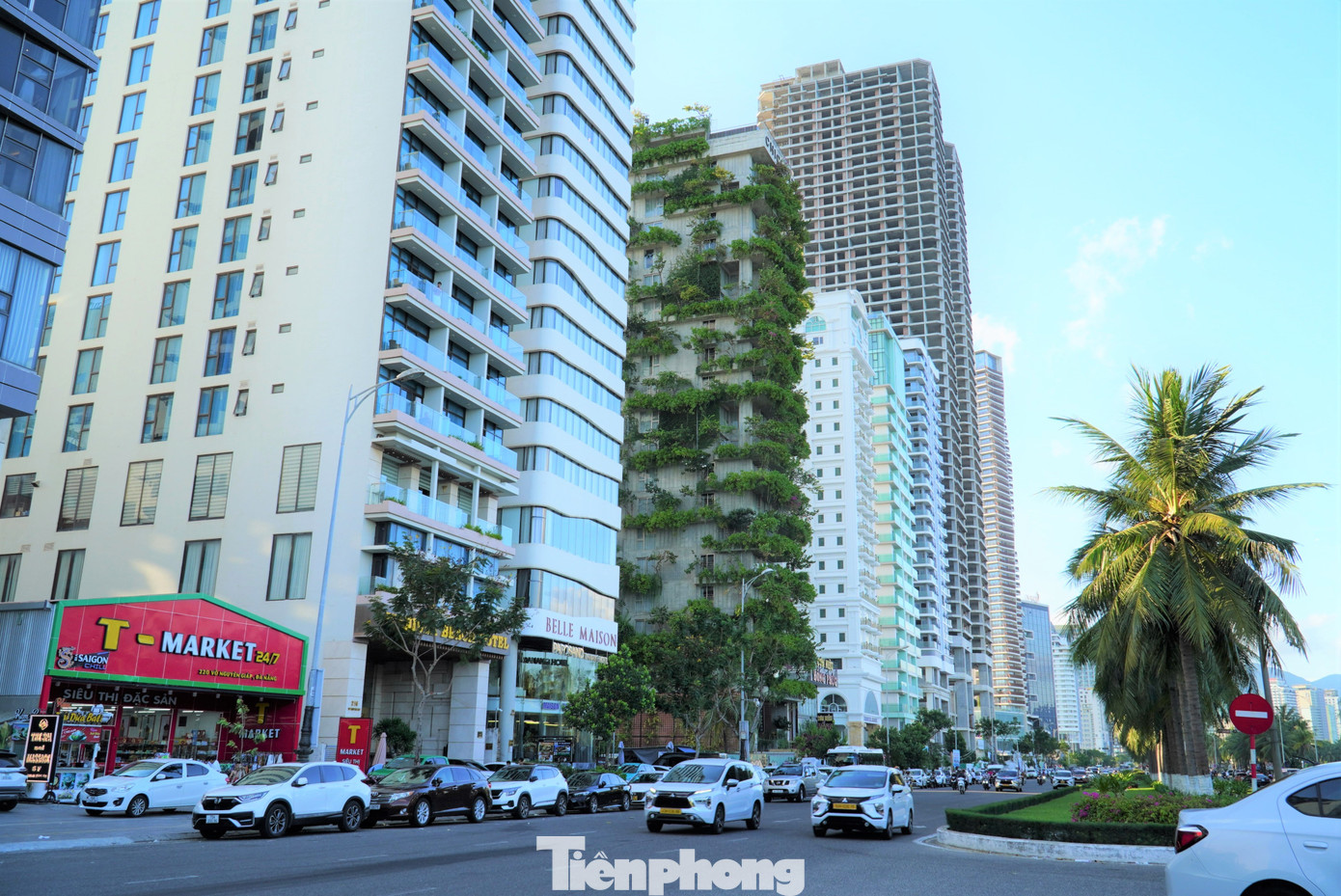 Nhiều khách sạn ven biển Đà Nẵng đã "cháy" phòng trong dịp Noel và đón năm mới.