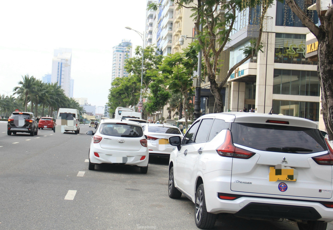 Nhiều xe hợp đồng liên tục vi phạm tốc độ trong tháng 4/2023.