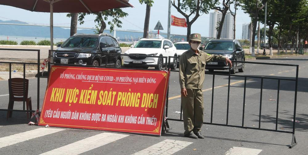 Phường Nại Hiên Đông (quận Sơn Trà) đã áp dụng phòng chống dịch ở cấp độ 4.Ảnh: N.T. Phường Nại Hiên Đông (quận Sơn Trà) đã áp dụng phòng chống dịch ở cấp độ 4.Ảnh: N.T.