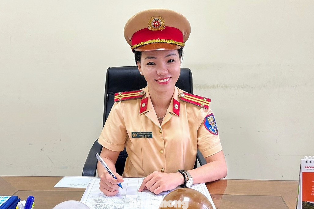 Trung tá Nguyễn Thị Hoàng Oanh, Chủ tịch Hội Phụ nữ cơ sở Phòng Cảnh sát giao thông, Công an TP Đà Nẵng.