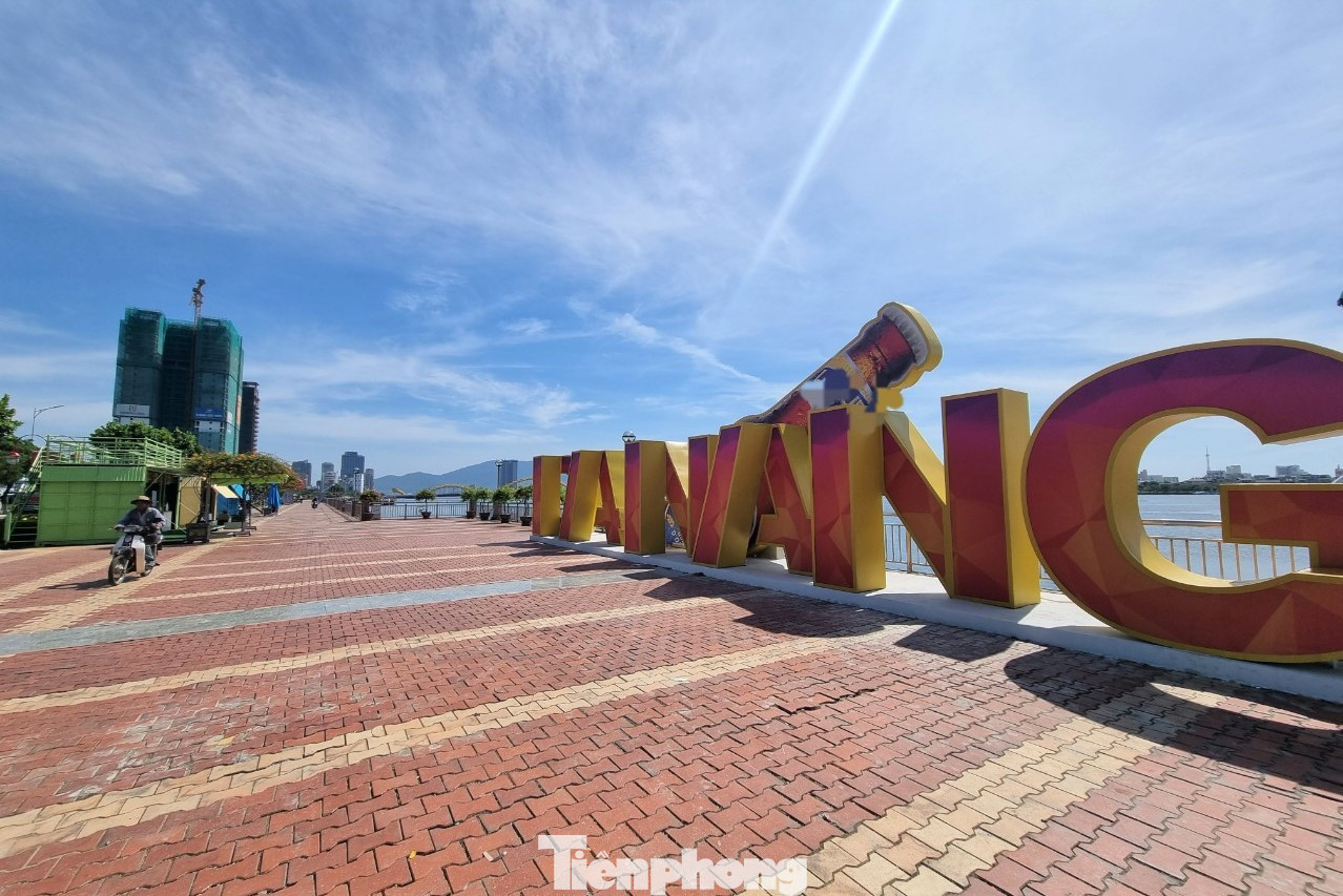 Tuyến phố đi bộ Bạch Đằng sắp đi vào hoạt động. Tuyến phố đi bộ Bạch Đằng sắp đi vào hoạt động.