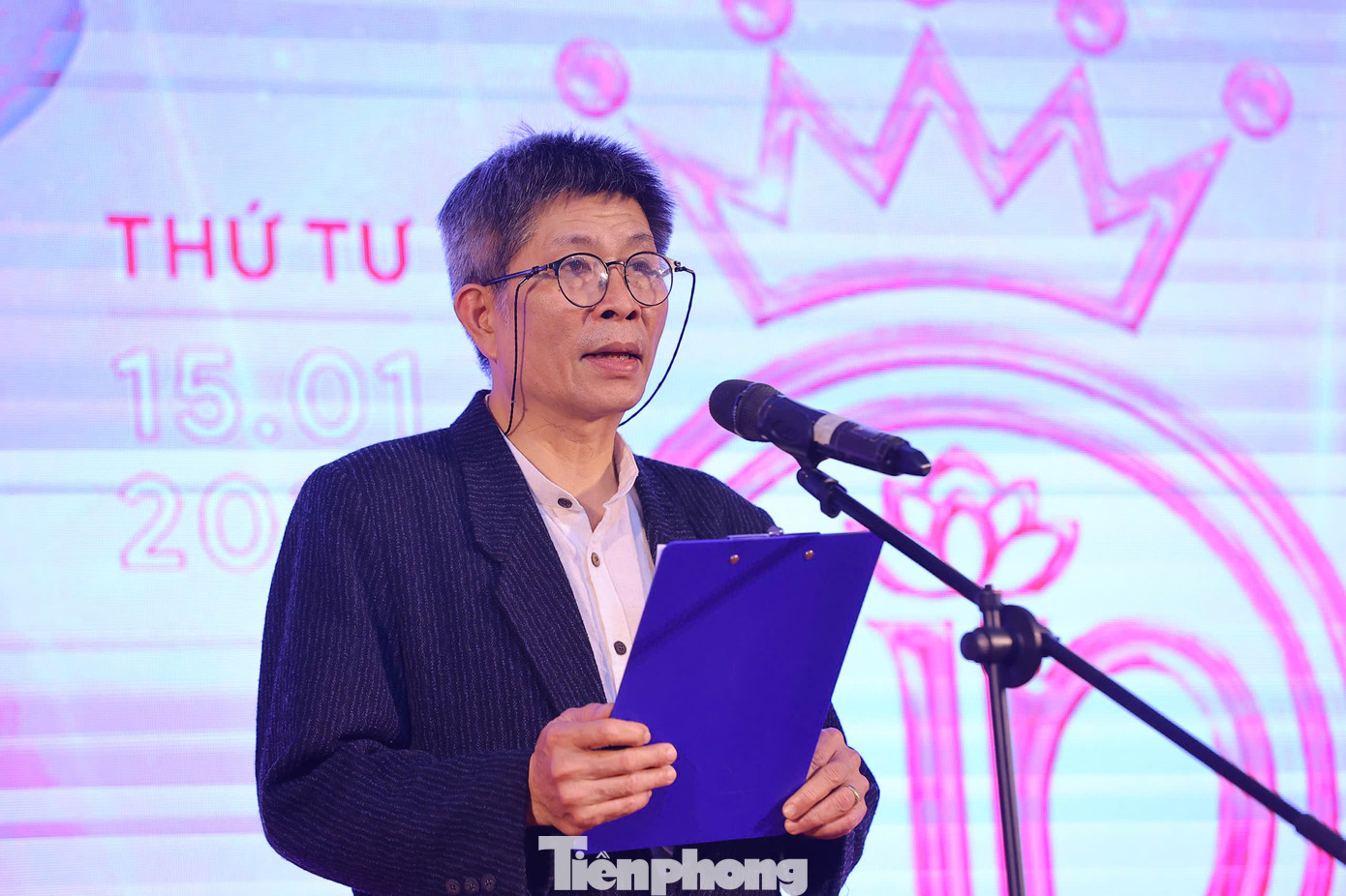 Nhà báo Trần Tuấn, Trưởng Ban đại diện Báo Tiền Phong phát biểu tại ngày hội.