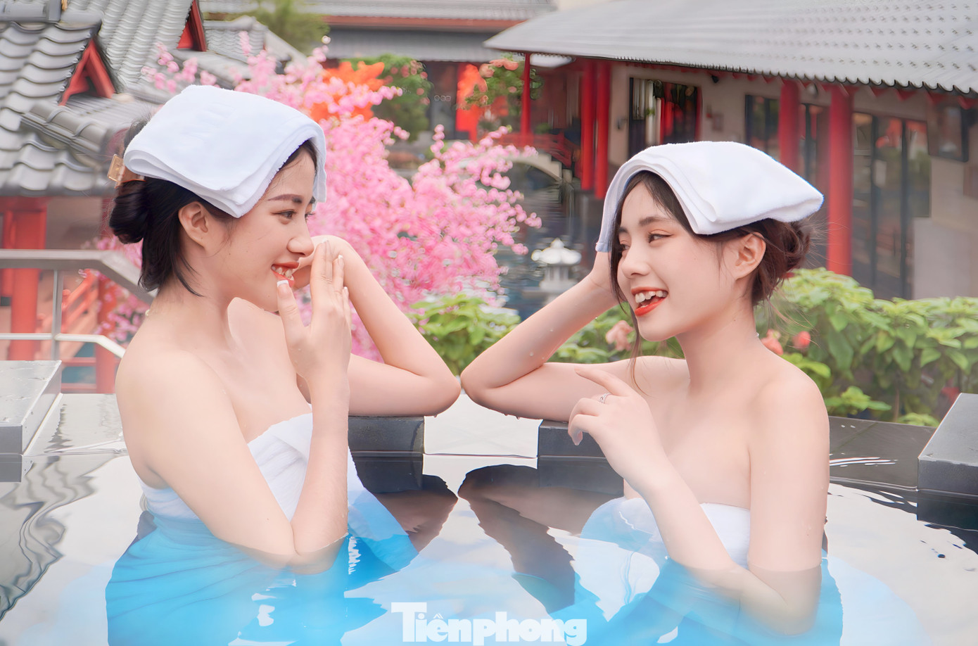 Khách sạn ven biển công suất buồng phòng hơn 90% trong dịp lễ, trong đó khách quốc tế chiếm hơn 65%, khách nội địa thấp hơn so với năm ngoái. Theo các khách sạn, năm nay do vé máy bay nội địa tăng cao nên khách hai đầu đất nước giảm, chủ yếu từ các tỉnh lân cận.