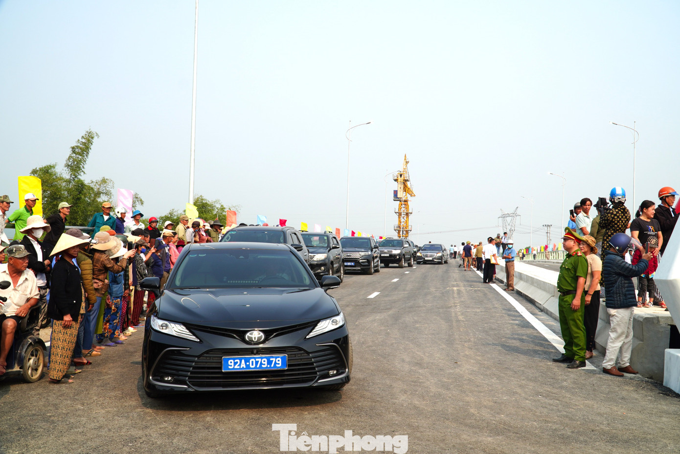 Tổng chiều dài tuyến đường dẫn và cầu hơn 1,4km, trong đó cây cầu dài 204m. Phần cầu có bề rộng 22m, mặt đường xe chạy mỗi bên 7m.