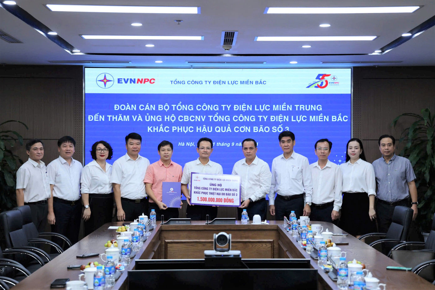 EVNCPC hỗ trợ 2,5 tỷ đồng khắc phục sự thiệt hại sau bão.