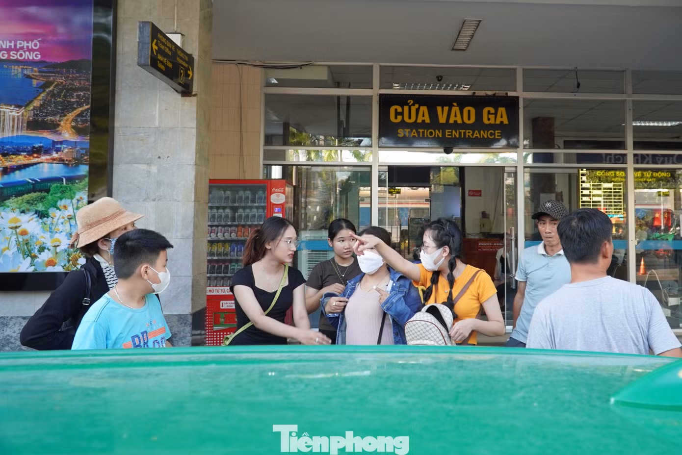 Dịp này, Đà Nẵng tổ chức nhiều hoạt động phục vụ du khách và người dân cả ngày lẫn đêm như đua thuyền, phố đi bộ, biểu diễn nghệ thuật, vũ hội đường phố...Ảnh: Thanh Hiền.