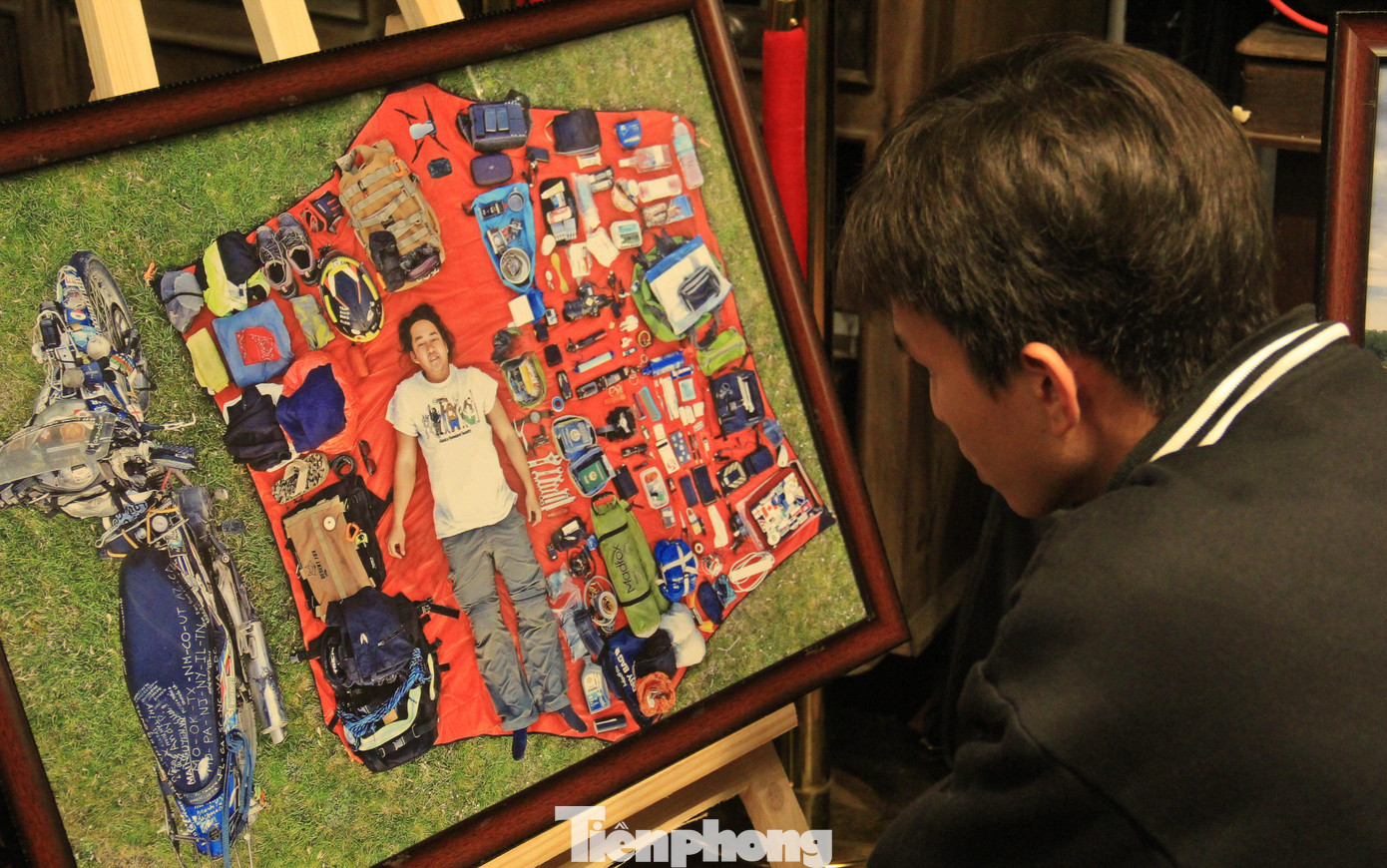 Hành trình này đầy nguy hiểm, vất vả, không biết ngày về, nhưng với chàng trai đam mê xê dịch, đó là chuyến đi để tìm định nghĩa hạnh phúc cho đời mình.