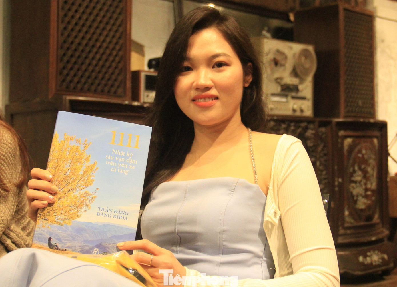 Anh chia sẻ thêm, bản thân từng hứa với mọi người rằng nếu còn sống trở về sẽ viết một cuốn sách để gây quỹ cho trẻ em khó khăn. Vì vậy bây giờ Khoa sẽ thực hiện lời hứa đó.