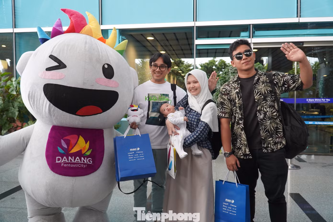 Đà Nẵng thêm đường bay đưa khách quốc tế từ Kuala Lumpur đến thành phố. Ảnh: Thanh Hiền. Đà Nẵng thêm đường bay đưa khách quốc tế từ Kuala Lumpur đến thành phố. Ảnh: Thanh Hiền.