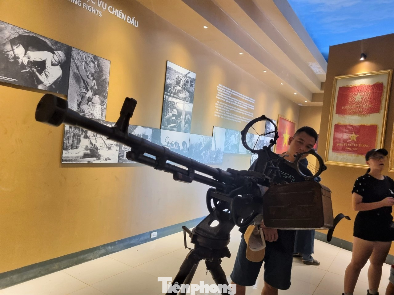 Phòng trưng bày tái hiện lại không khí chiến đấu, cuộc sống của nhân dân Quảng Trị.