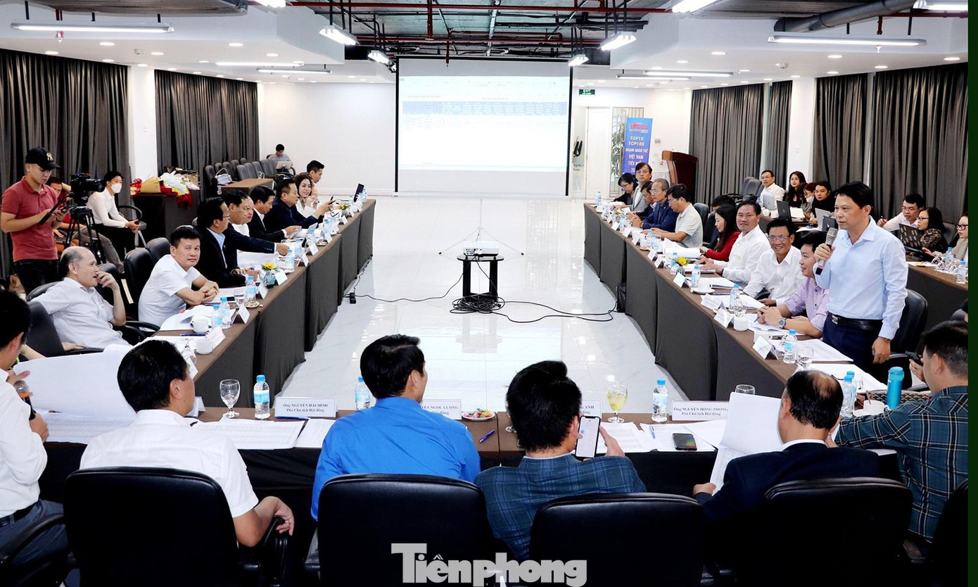 Các thành viên trong hội đồng đã trao đổi, chia sẻ nhiều thông tin. Ảnh: BTC