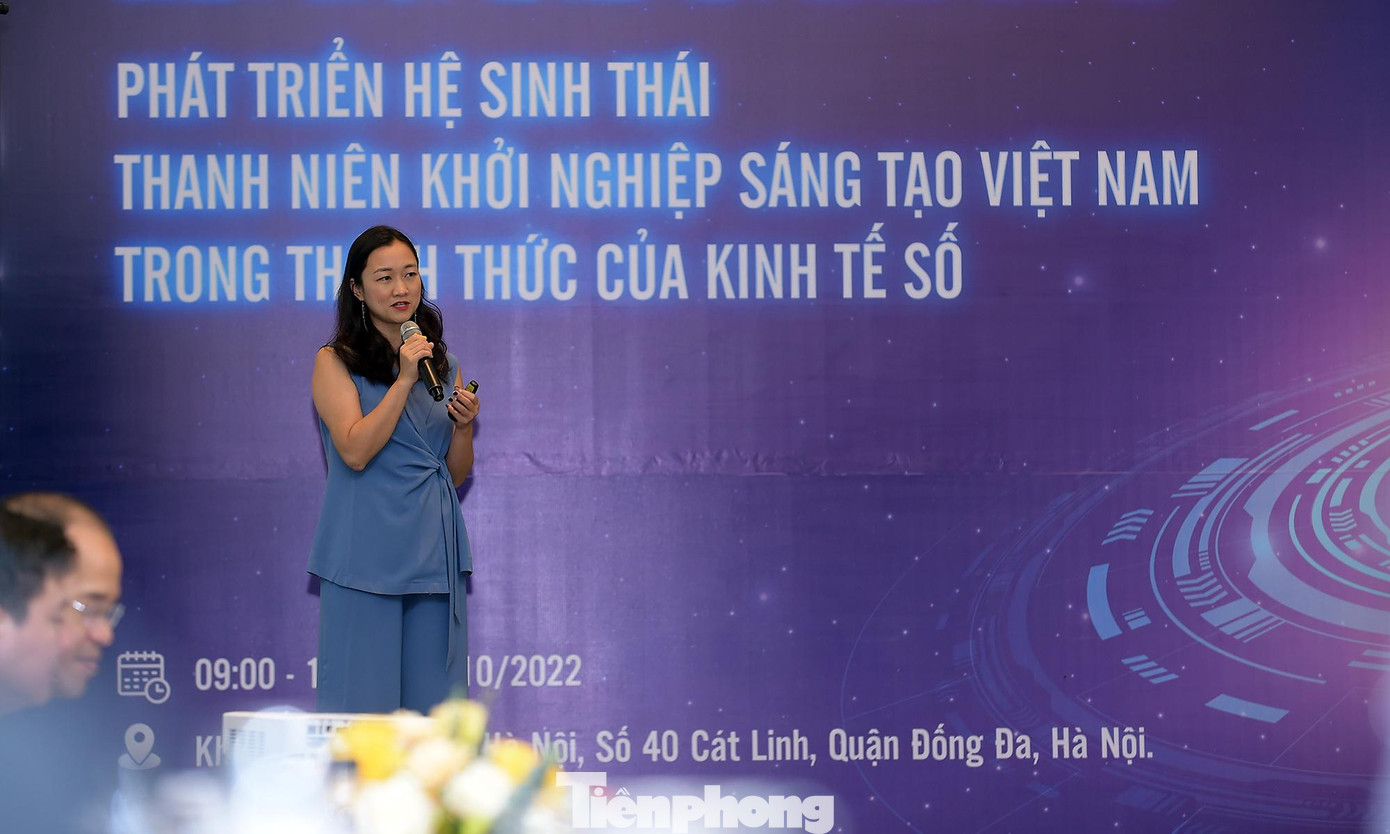 Bà Phạm Thị Thu Hằng trình bày tham luận tại chương trình. Ảnh: Xuân Tùng