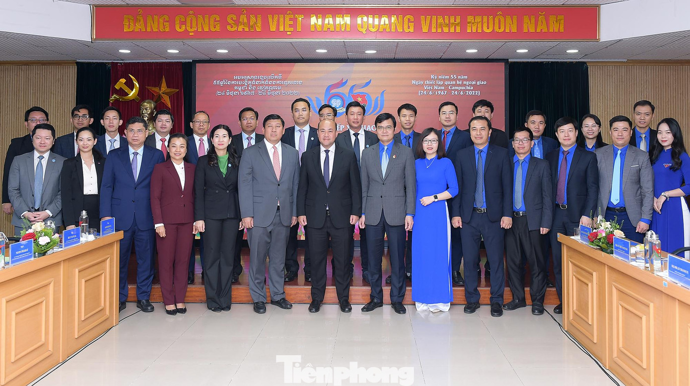 Các đại biểu chụp ảnh lưu niệm tại buổi tiếp. Ảnh: Xuân Tùng