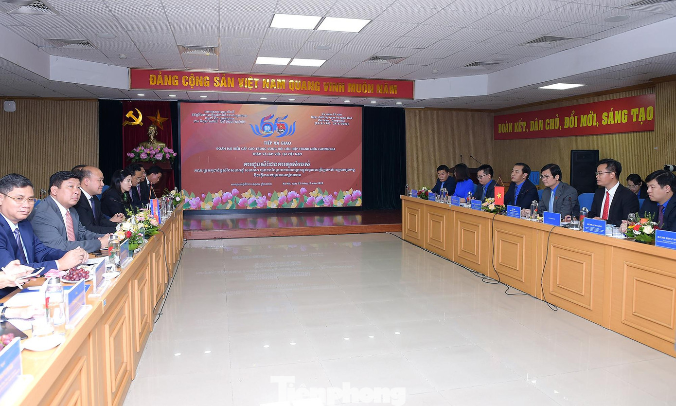 Quang cảnh buổi tiếp xã giao đoàn đại biểu cấp cao T.Ư Hội LHTN Campuchia. Ảnh: Xuân Tùng