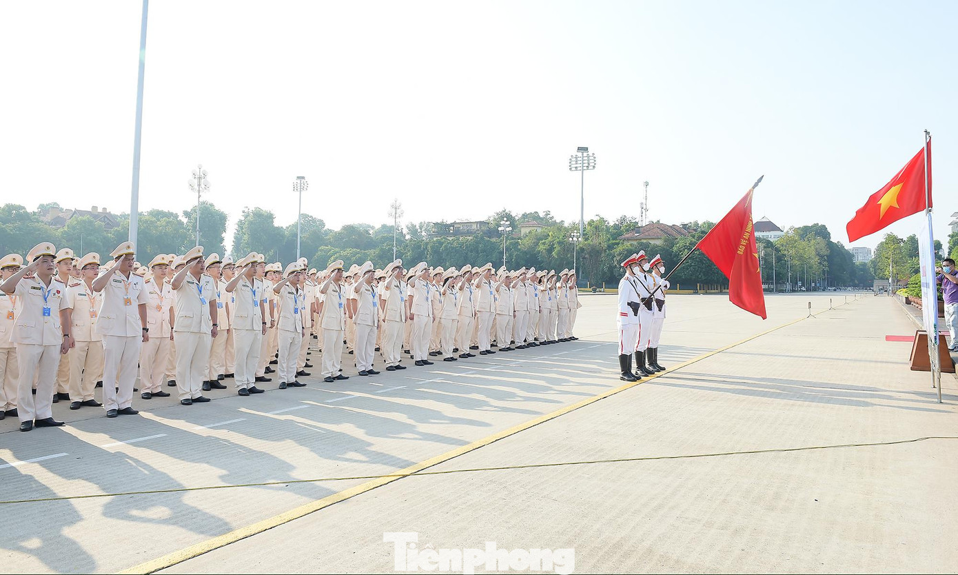 Đặc biệt, 300 đại biểu chính thức tham dự Đại hội đại diện 15 vạn đoàn viên thanh niên toàn lực lượng Công an nhân dân.