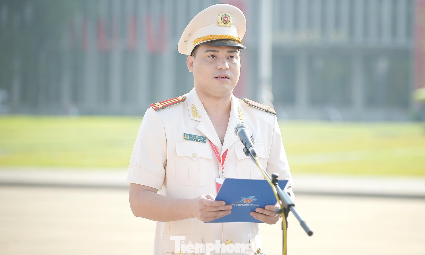 Đặc biệt, thanh niên Công an đã thi đua, thực hiện hiệu quả phong trào “Thanh niên Công an nhân dân học tập, thực hiện 6 điều Bác Hồ dạy” với “3 nội dung xung kích, 3 nội dung sáng tạo và 3 nội dung tình nguyện”. Phong trào đã trở thành hành động cách mạng lớn, xuyên suốt của tuổi trẻ Công an nhân dân.