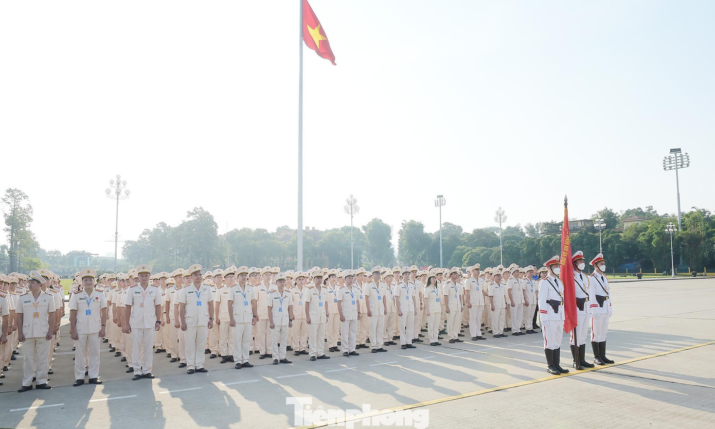 Trong khuôn khổ Đại hội đại biểu Đoàn TNCS Hồ Chí Minh Bộ Công an lần thứ XXII (giai đoạn 2022 - 2027), ngày 17/10, Cục Công tác Đảng và Công tác chính trị, Bộ Công an tổ chức Lễ báo công và vào Lăng viếng Bác.