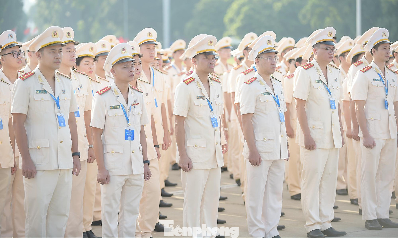 5 năm qua, từ các phong trào hành động cách mạng của tuổi trẻ Công an nhân dân đã có nhiều mô hình, cách làm sáng tạo, đăng ký, đảm nhận với hơn 15 ngàn công trình thanh niên trên lĩnh vực bảo vệ an ninh trật tự và xây dựng lực lượng. Tổ chức hiệu quả 680 câu lạc bộ nghiệp vụ, pháp luật, ngoại ngữ, tin học, võ thuật. Tổ chức hơn 600 đội thanh niên xung kích, thanh niên tình nguyện; động viên hơn 2 triệu lượt đoàn viên, thanh niên tình nguyện làm thêm ca, thêm giờ, ứng trực chiến đấu, xung kích đảm nhận các khâu yếu, việc khó, xung phong đảm nhận công tác ở các huyện miền núi, vùng sâu, vùng xa, tình nguyện tăng cường cho lực lượng chiến đấu, đơn vị cơ sở tại địa bàn các tỉnh miền núi phía Bắc, Tây Nguyên và Tây Nam Bộ