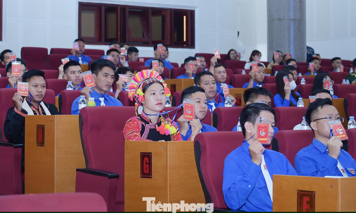 Đại hội đã thông qua đề án nhân sự Ban Chấp hành Tỉnh Đoàn Lai Châu khóa XIV nhiệm kỳ 2022 - 2027. Các đại biểu đã tiến hành bỏ phiếu kín bầu 29 anh, chị tham gia Ban Chấp hành Tỉnh Đoàn Lai Châu khóa XIV.