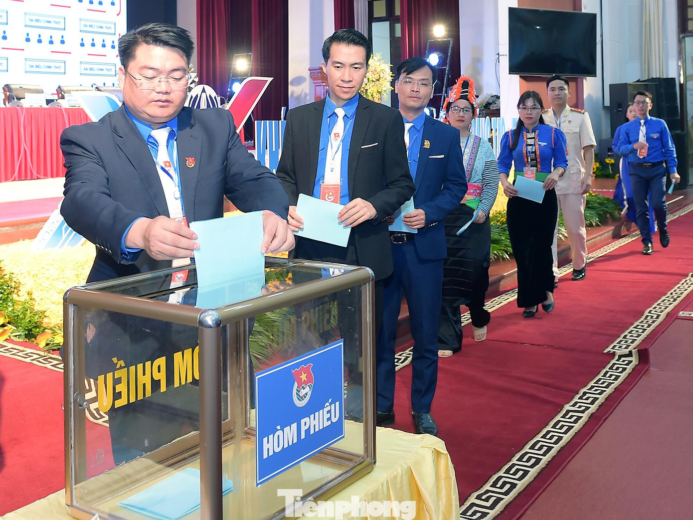 Các đại biểu đã tiến hành bỏ phiếu kín bầu 29 anh, chị tham gia Ban Chấp hành Tỉnh Đoàn Lai Châu khóa XIV.