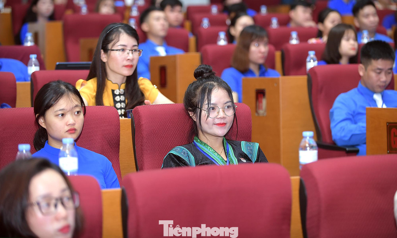 Đại hội đã thông qua đề án nhân sự Ban Chấp hành Tỉnh Đoàn Lai Châu khóa XIV nhiệm kỳ 2022 - 2027. Các đại biểu đã tiến hành bỏ phiếu kín bầu 29 anh, chị tham gia Ban Chấp hành Tỉnh Đoàn Lai Châu khóa XIV.