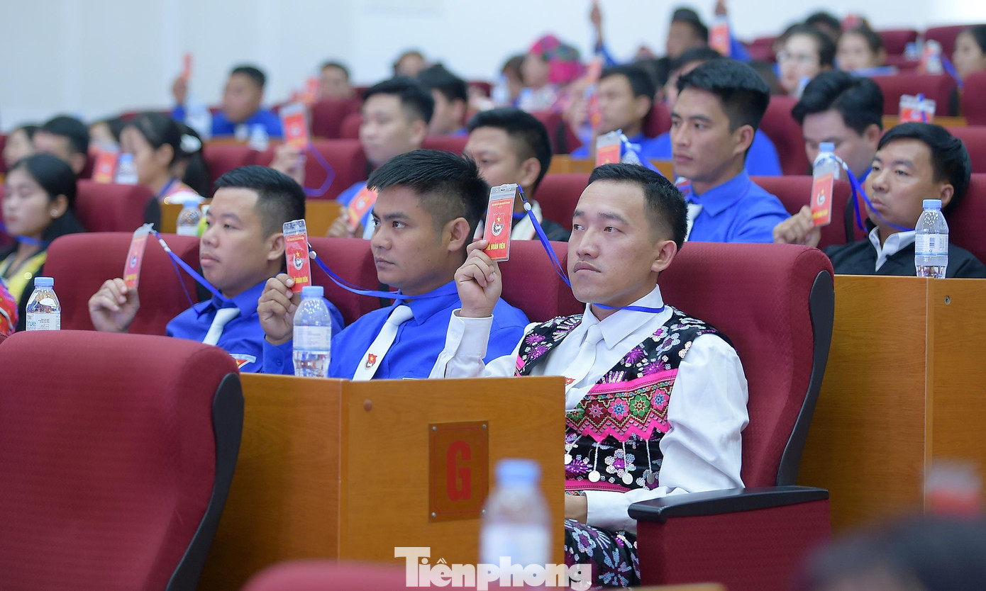 Đại hội đã thông qua đề án nhân sự Ban Chấp hành Tỉnh Đoàn Lai Châu khóa XIV nhiệm kỳ 2022 - 2027. Các đại biểu đã tiến hành bỏ phiếu kín bầu 29 anh, chị tham gia Ban Chấp hành Tỉnh Đoàn Lai Châu khóa XIV.