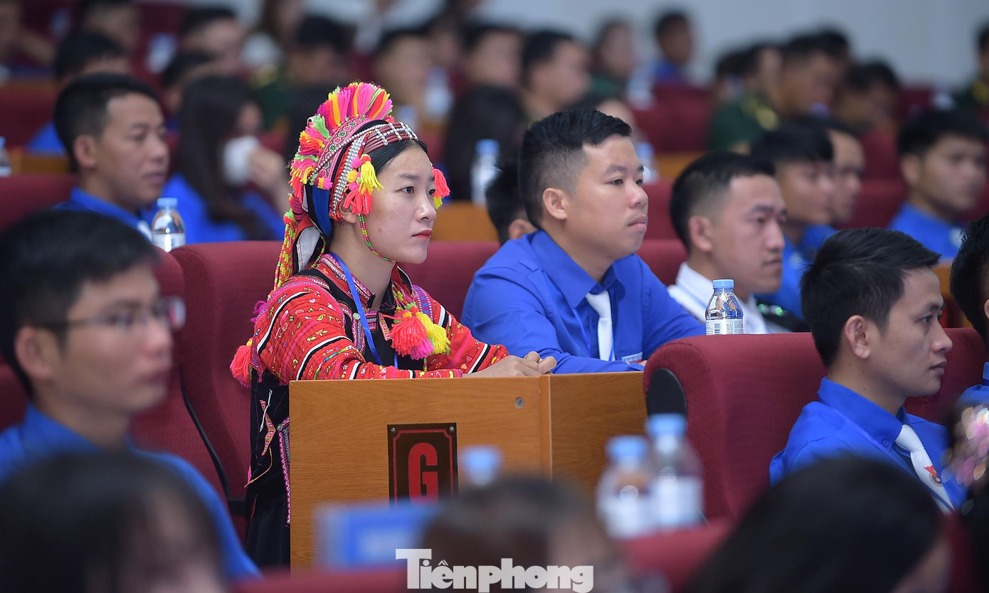 Đại hội đã thông qua đề án nhân sự Ban Chấp hành Tỉnh Đoàn Lai Châu khóa XIV nhiệm kỳ 2022 - 2027. Các đại biểu đã tiến hành bỏ phiếu kín bầu 29 anh, chị tham gia Ban Chấp hành Tỉnh Đoàn Lai Châu khóa XIV.