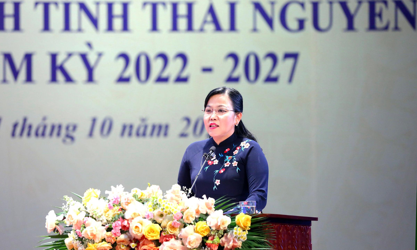 Bí thư Tỉnh ủy Thái Nguyên Nguyễn Thanh Hải đề nghị, trong thời gian tới các cấp bộ Đoàn trong tỉnh tiếp tục làm tốt công tác giáo dục chính trị tư tưởng cho đoàn viên thanh niên. Phát huy tốt hơn vai trò nòng cốt trong việc xây dựng lớp thanh niên Thái Nguyên thời kỳ mới luôn có khát vọng, luôn sáng tạo, đoàn kết, có bản lĩnh đối mặt khó khăn thử thách và tăng cường hội nhập với thanh niên trong nước và quốc tế. Ảnh: Trọng Tài