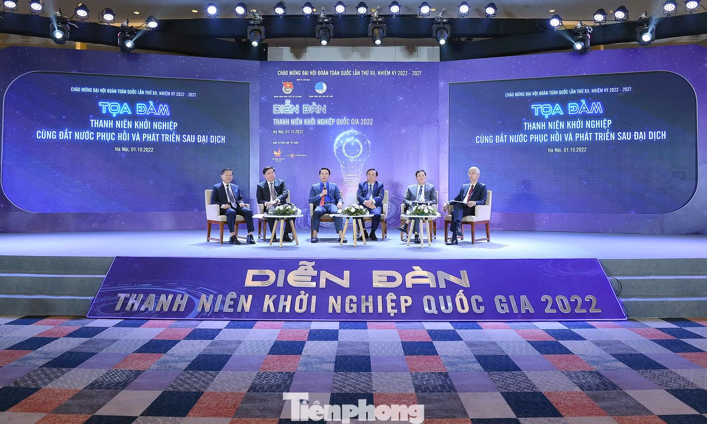 Tham gia trao đổi tại Diễn đàn có đại diện các bộ, ngành. Ảnh: Xuân Tùng