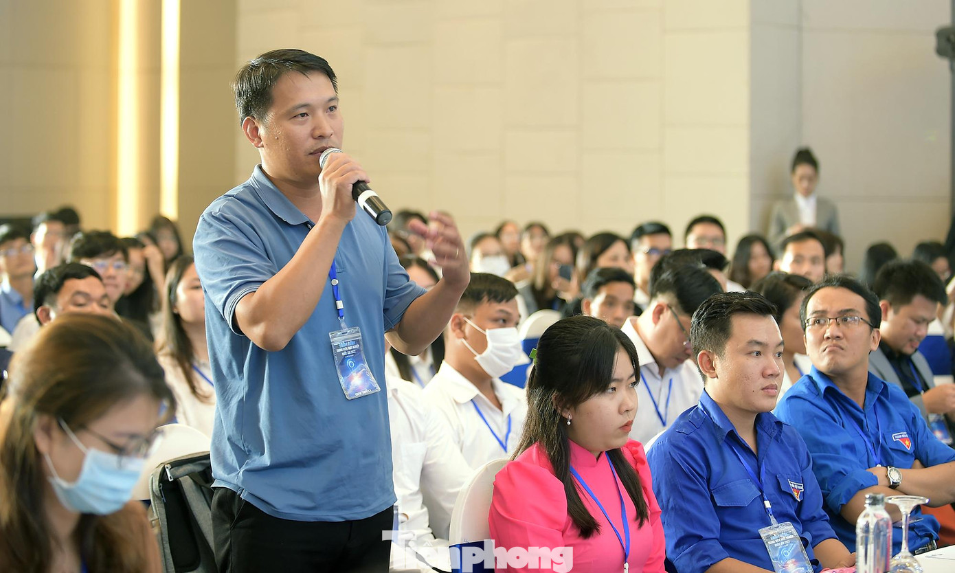 Các đại biểu là thanh niên khởi nghiệp, doanh nhân trẻ đã chia sẻ nhiều băn khoăn, đề xuất tại Diễn đàn. Ảnh: Xuân Tùng