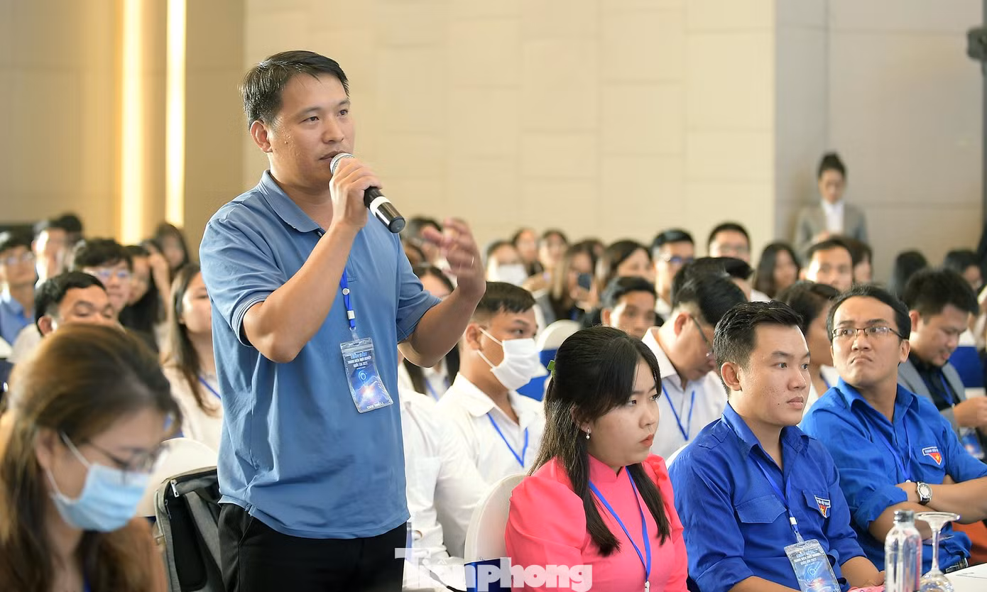 Các đại biểu là thanh niên khởi nghiệp, doanh nhân trẻ đã chia sẻ nhiều băn khoăn, đề xuất tại Diễn đàn. Ảnh: Xuân Tùng